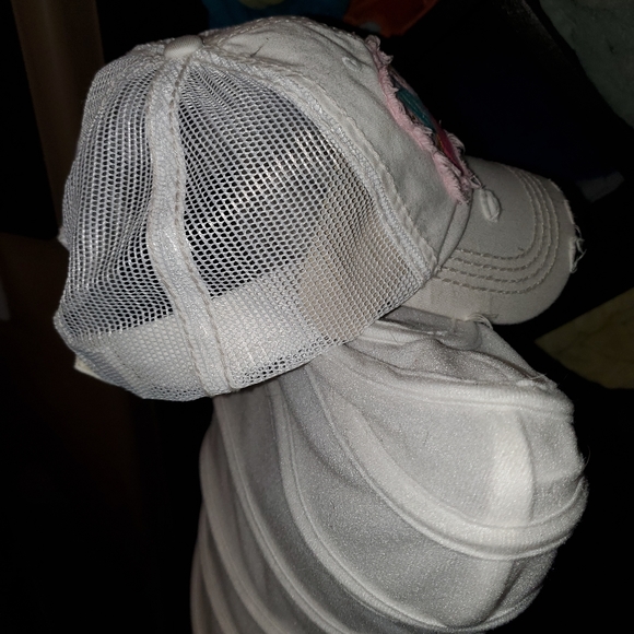 K Bethos vintage distressed stylish cap " Beach please". - Picture 3 of 5